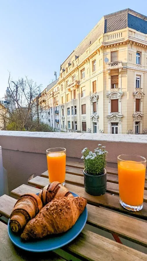 Prime Downtown Budapest Luxury Condo, Private Spa, Home Cinema, Patio