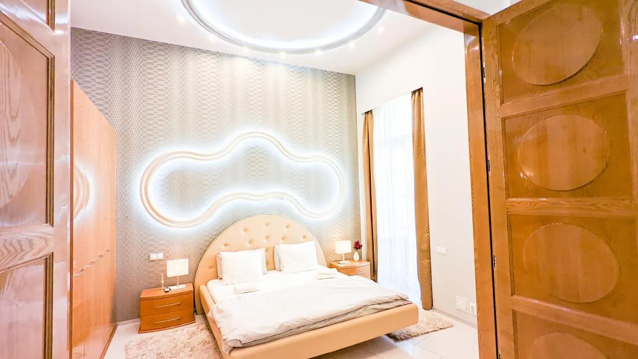 Prime Downtown Budapest Luxury Condo, Private Spa, Home Cinema, Patio