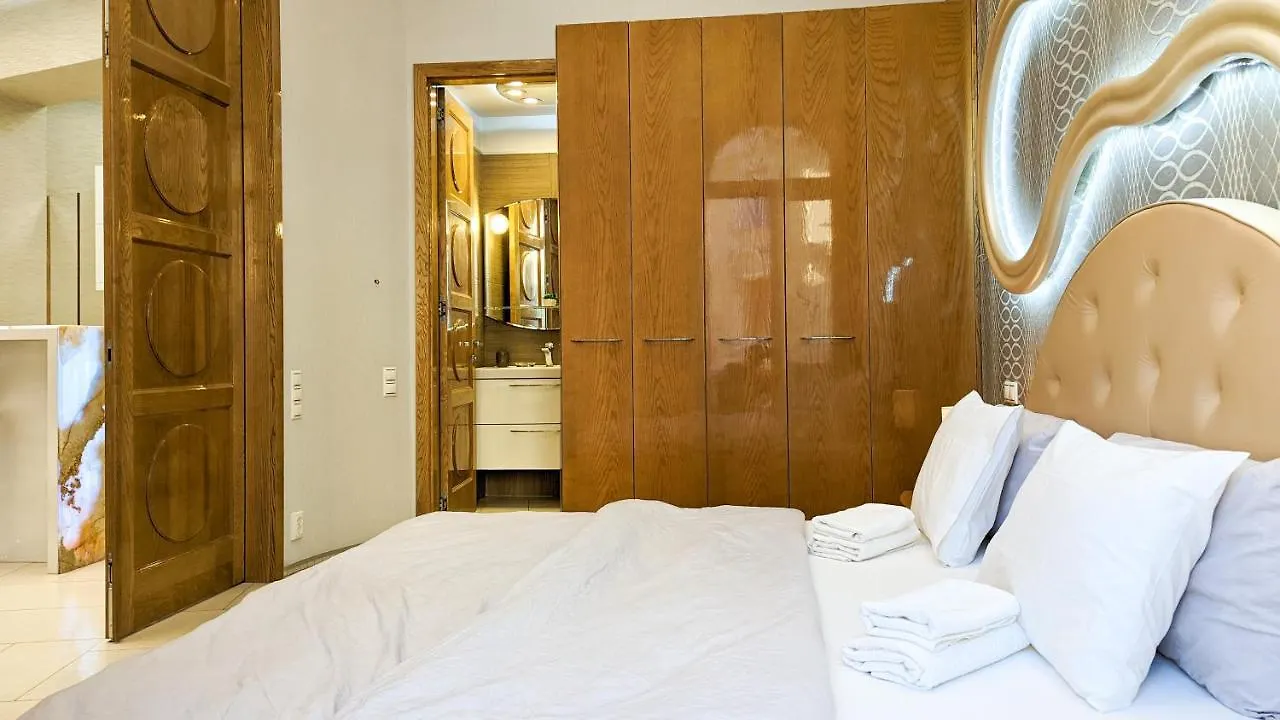 Appartamento Prime Downtown Budapest Luxury Condo, Private Spa, Home Cinema, Patio Ungheria