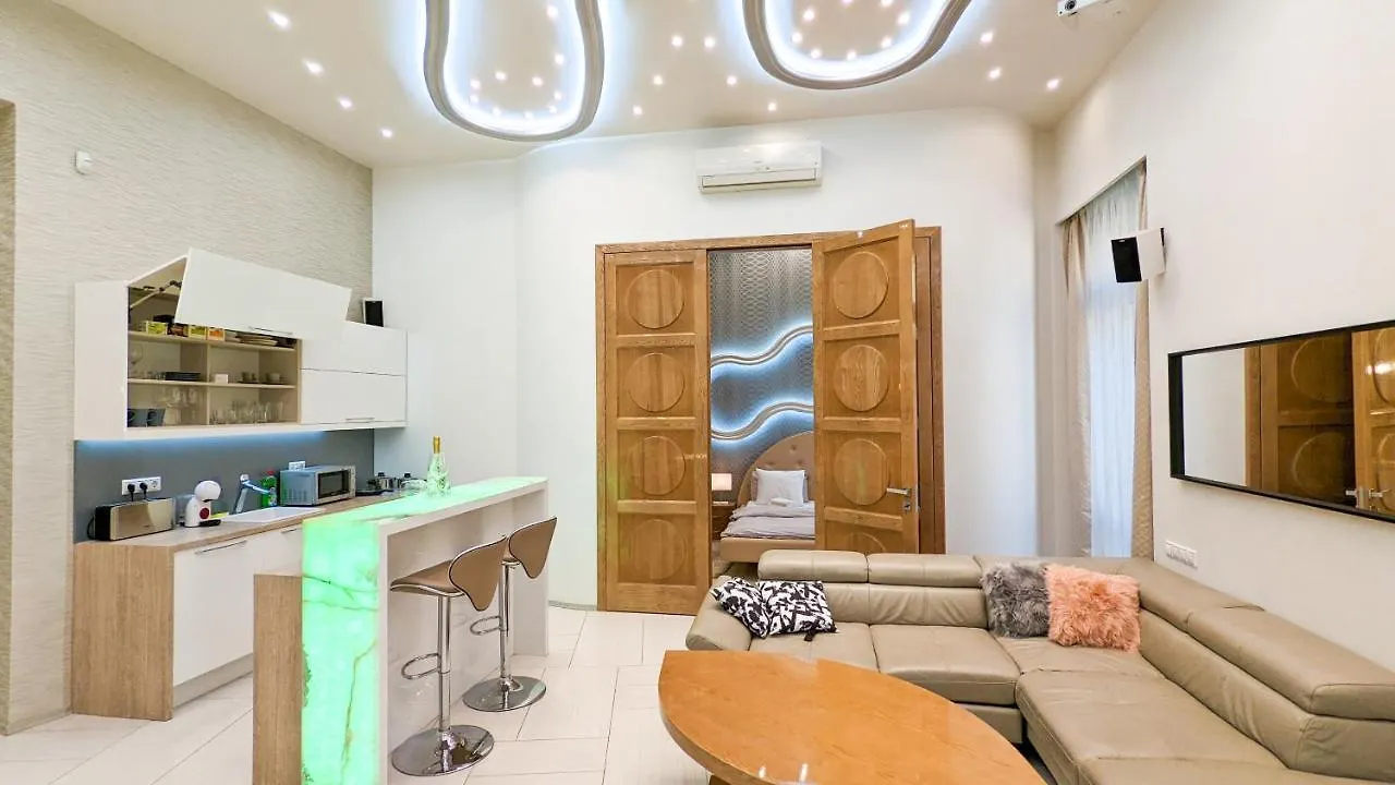 Prime Downtown Budapest Luxury Condo, Private Spa, Home Cinema, Patio