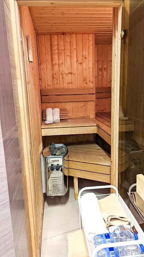 Appartamento Prime Downtown Budapest Luxury Condo, Private Spa, Home Cinema, Patio